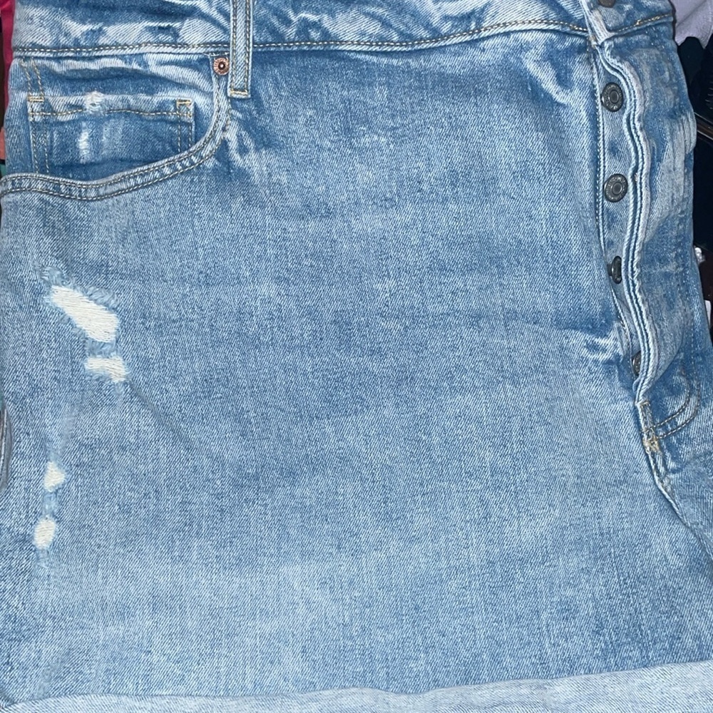 💕Old Navy Plus Distressed Button Fly Shorts - Picture 3 of 5